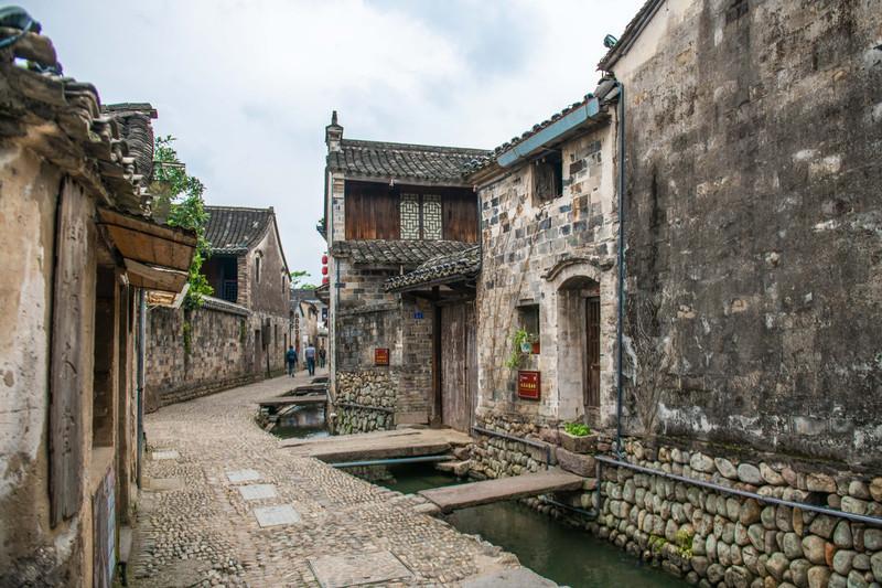 黄金AK闯迷宫